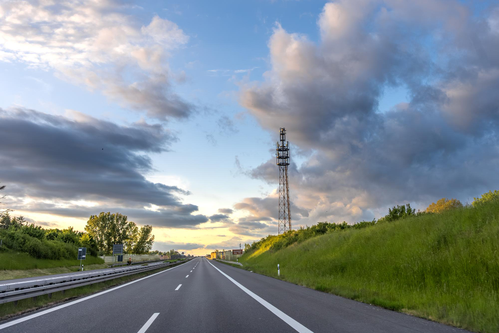 INSTALACJE ANTEN SIECI BEZPRZEWODOWYCH. INSTALACJE ANTEN SIECI BEZPRZEWODOWYCH.